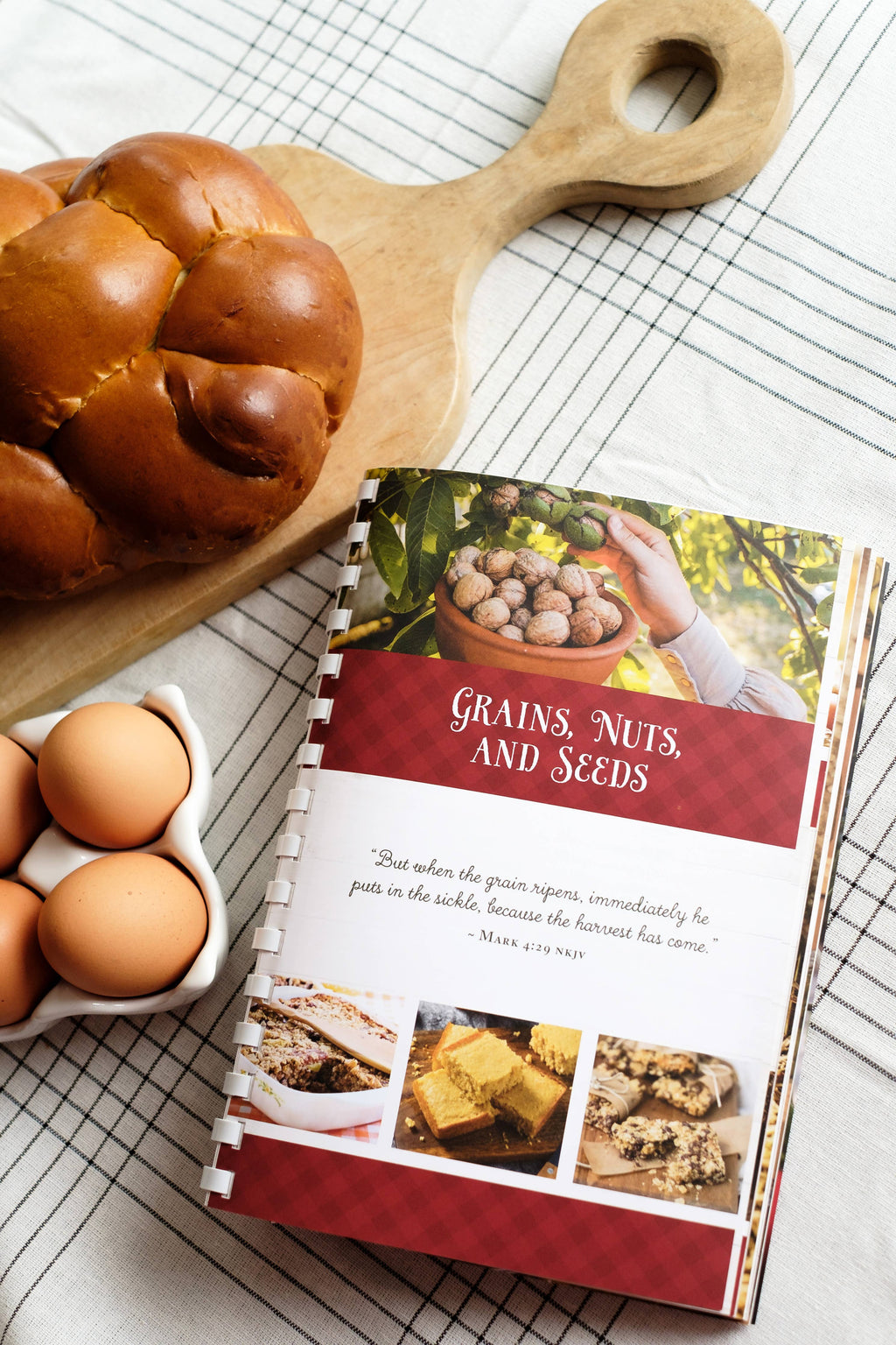 Wanda E. Brunstetter's Amish Friends Farm-to-Table Cookbook