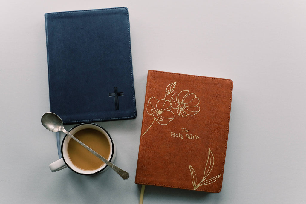 The Holy Bible: SKJV [Navy Cross]
