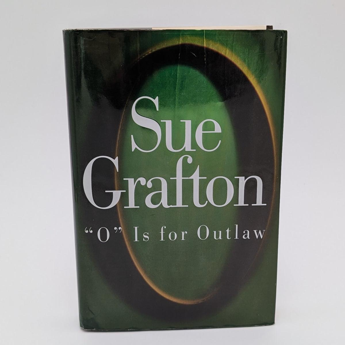 O IS FOR OUTLAW - Sue Grafton - SIGNED 1st Edition - 1999 HC/DJ Henry Holt