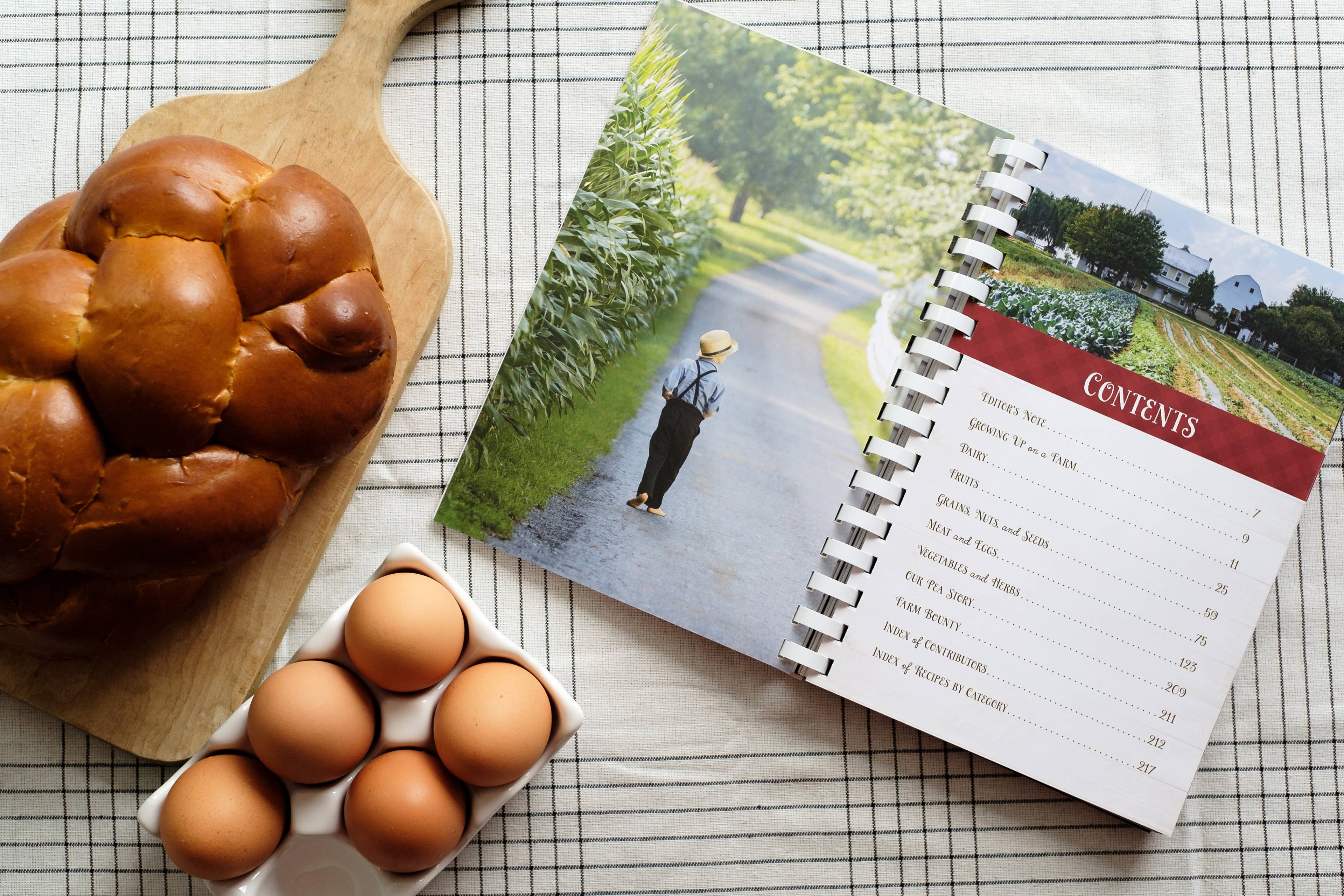 Wanda E. Brunstetter's Amish Friends Farm-to-Table Cookbook